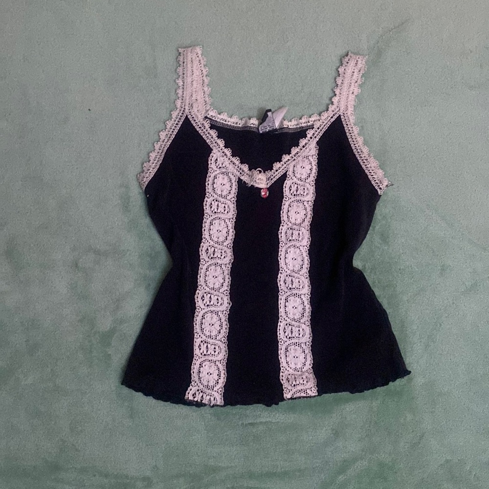 medium black lace tank top